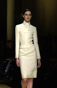 798318831_Valentino2001HauteCouture37.thumb.jpg.8392ec6a4709e8f251e0f83fd8d3b93c.jpg