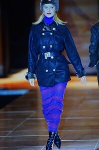 803063333_versace-1993(1).thumb.jpg.e8a49df5adb5301d9bca053b6c0933e1.jpg