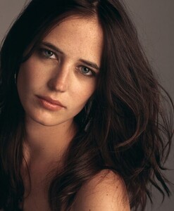 807073975_EvaGreen767542456779500full-eva-green.thumb.jpg.da57663978da82ada8edcb0598c212cd.jpg