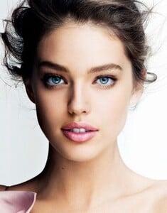 827479047_EmilyDidonato43567740full-emily-didonato.thumb.jpg.69cfbca2c6e228f455efda66b536b78d.jpg