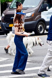       zoe040821BZNimage120.jpg