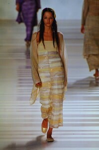 859432933_MISSONI-SPRING-1999(40).thumb.jpg.7fe227bd93a45e05a4ac1639f129b077.jpg