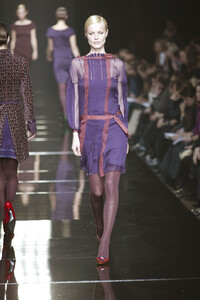 86254737_AlbertaFerretti2003WomenRTW36.thumb.jpg.3792c7f8155dede551e5e1553590e2b2.jpg