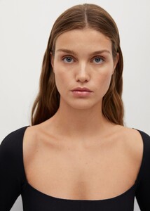 87040030_99_D1.jpg
