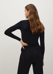 87147626_99_R.jpg