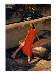 mona 2021-08-01 Vogue Italia-page-017.jpg