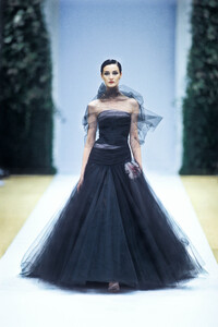 90066671_PierreBalmain2000HauteCouture57.thumb.jpg.091fc55f9ac7b9d9deaea32723a579d5.jpg