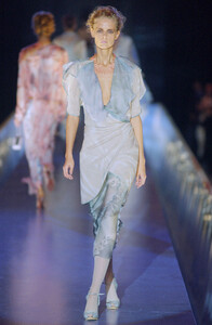 Fendi SS 2004 - 61 - Julia Stegner.jpg