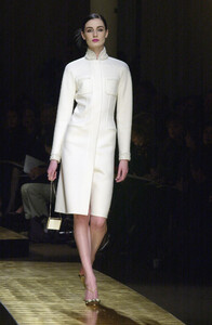 903083083_Valentino2001HauteCouture6.thumb.jpg.10c4fc7b93b42d2112655aef452b7284.jpg