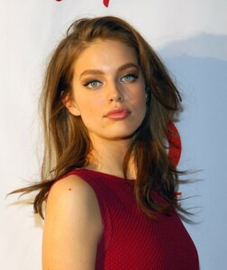 914784854_EmilyDidonato56424567765421456499full-emily-didonato.thumb.jpg.7b9f1847f3828c047c1548f980c6202c.jpg