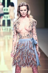92417121_Valentino2002WomenRTW69.thumb.jpg.0ea2c529d1b3c93a8d6861e490bd6542.jpg