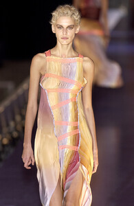 Fendi SS 2004 131.jpg