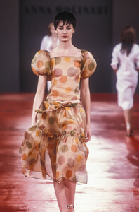 936035282_AnnaMolinariSpring20002.thumb.jpg.48c0a91361a81e2e17445f701b0afbe8.jpg
