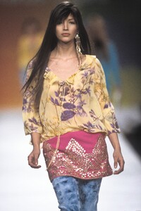 956767867_EmanuelUngaro2000WomenRTW6.thumb.jpg.3523d6164dd95931e0caad097368c5c6.jpg