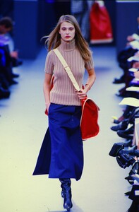 962427546_louis-vuitton-ss-2000(3).thumb.jpg.fa725f462a8626eb4763d11cbcd81ba9.jpg