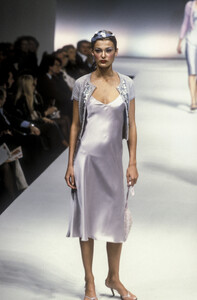 975741949_Blumarine1998WomenRTW69.thumb.jpg.ed24598bfbd23183d8fcb3cad2c5bdce.jpg