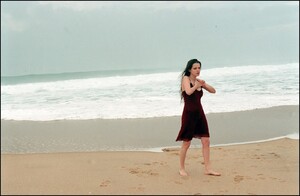 983ff-roxane-mesquida-feet-351871.jpg