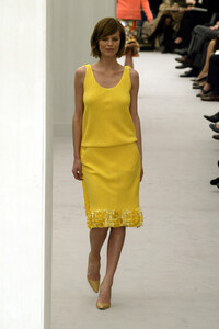 998364790_Chanel2004HauteCouture125.thumb.jpg.512942088e7a7ca0606267c853f408c1.jpg