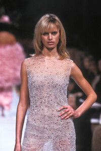 998896024_PierreBalmain2001HauteCouture98.thumb.jpg.5d9ddba209a23058204b96b654573d0a.jpg