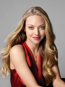 AmandaSeyfried65456789gretyuuoytr7654567.thumb.jpg.4ee01056bcb398204d88610b13ed65d2.jpg