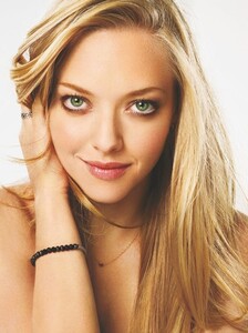 AmandaSeyfried9876542456790907654567.thumb.jpg.d686bd952558969ffc943500f36ac5ac.jpg