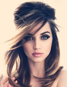 AnaDeArmas456788965gfhkkhgdgfhkk45675677546776545679654567965467.thumb.jpg.de34cab87edf00da35a9be78e55ff5f9.jpg