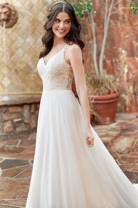 BE545-Ivory-CloseFront_1200x1800.jpg