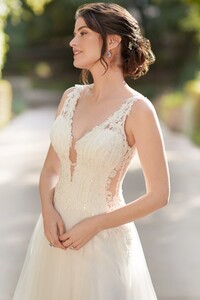 BE561-CloseFront_1200x1800.jpg