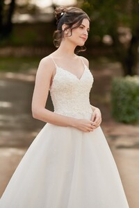 BE563-CloseFront_1200x1800.jpg