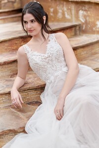 BE569-CloseFront_1200x1800.jpg