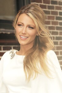 BlakeLively997654245674567999976544567.thumb.jpg.86daa26eab87538a0d1636264973f21c.jpg