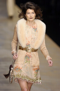 Blumarine-FW2004-Anna-Davolio-03.jpg