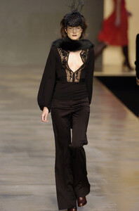 Blumarine-FW2004-Anna-Davolio-08.jpg