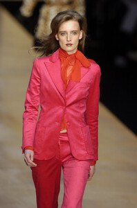 Blumarine-FW2004-Anne-Catherine-03.jpg