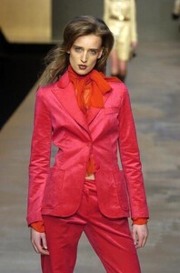 Blumarine-FW2004-Anne-Catherine-06.jpg