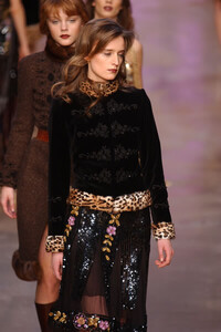 Blumarine-FW2004-Anne-Catherine-14.jpg