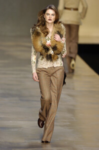 Blumarine-FW2004-Anouck-Lepere-01.jpg