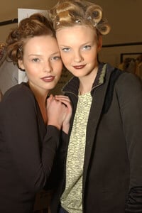 Blumarine-FW2004-Caroline-Trentini-19.jpg