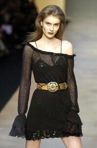 Blumarine-FW2004-Dalia-04.jpg