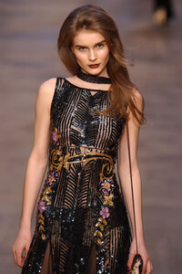 Blumarine-FW2004-Dalia-10.jpg