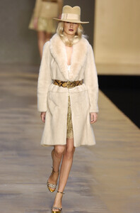 Blumarine-FW2004-Dewi-12.jpg