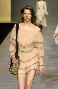 Blumarine-FW2004-Elise-Crombez-05.jpg