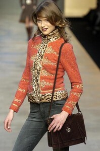 Blumarine-FW2004-Elise-Crombez-10.jpg