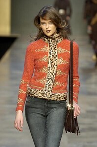 Blumarine-FW2004-Elise-Crombez-11.jpg