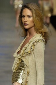 Blumarine-FW2004-Erin-Wasson-14.jpg