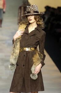 Blumarine-FW2004-Eugenia-Volodina-08.jpg