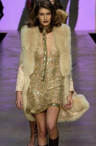 Blumarine-FW2004-Eugenia-Volodina-14.jpg