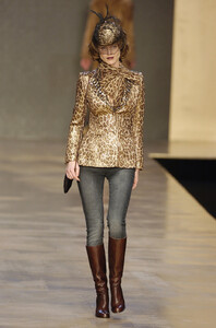Blumarine-FW2004-Eva-Herzigova-08.jpg