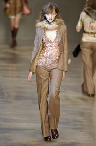 Blumarine-FW2004-Heather-Marks-02.jpg