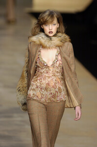 Blumarine-FW2004-Heather-Marks-03.jpg